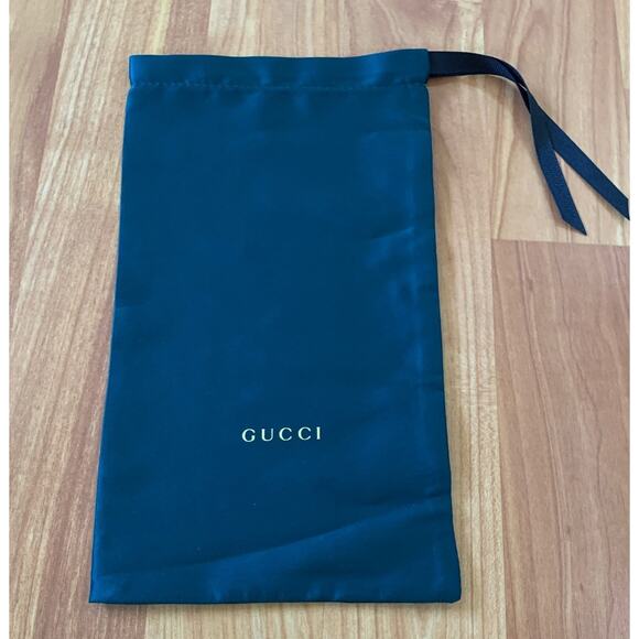 Gucci  Green sunglasses Dust bag - Picture 2 of 3